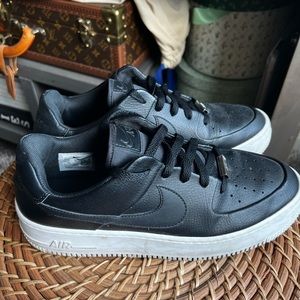 Women’s Black Nike Airforce 1’s